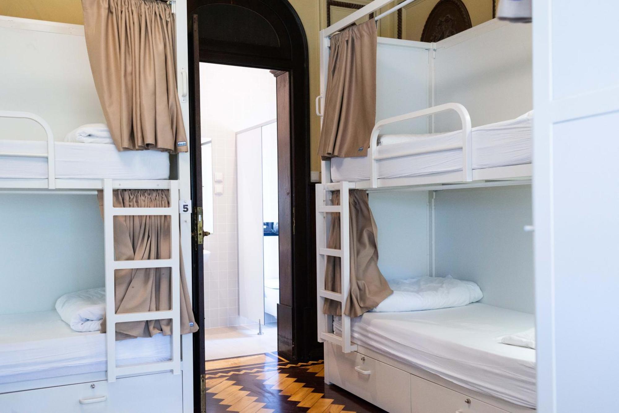 Bed 10-Bed Mixed Dormitory Room Ensuite