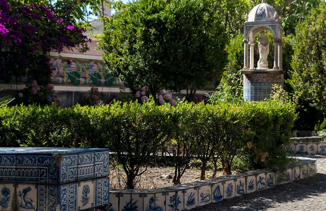 Sant Jordi Hostels Lisbon-1